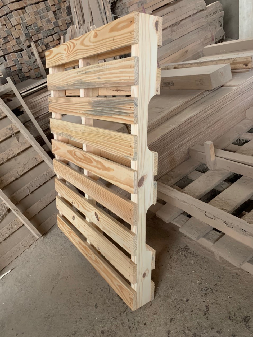 Pallet đố khuyết